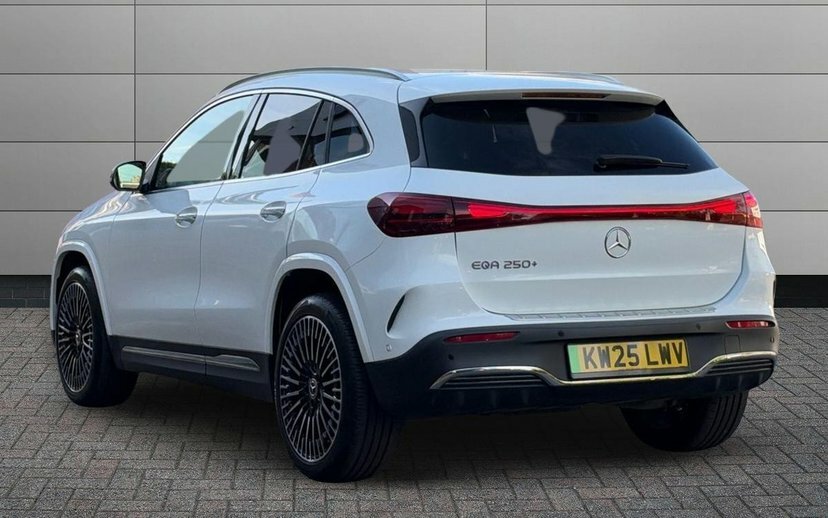 Mercedes-Benz EQA Eqa 250 70.5Kwh Amg Line Premium Suv Electr White #2