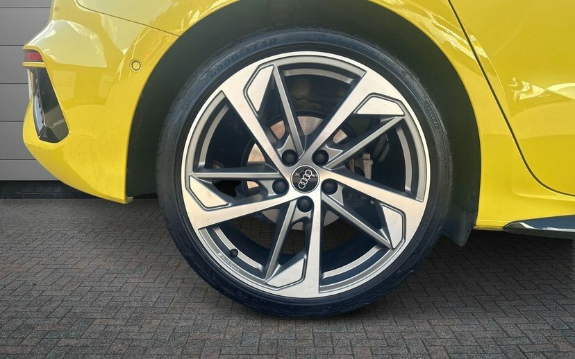 Audi A3 1.5 Tfsi 35 Black Edition Sportback S T Yellow #5