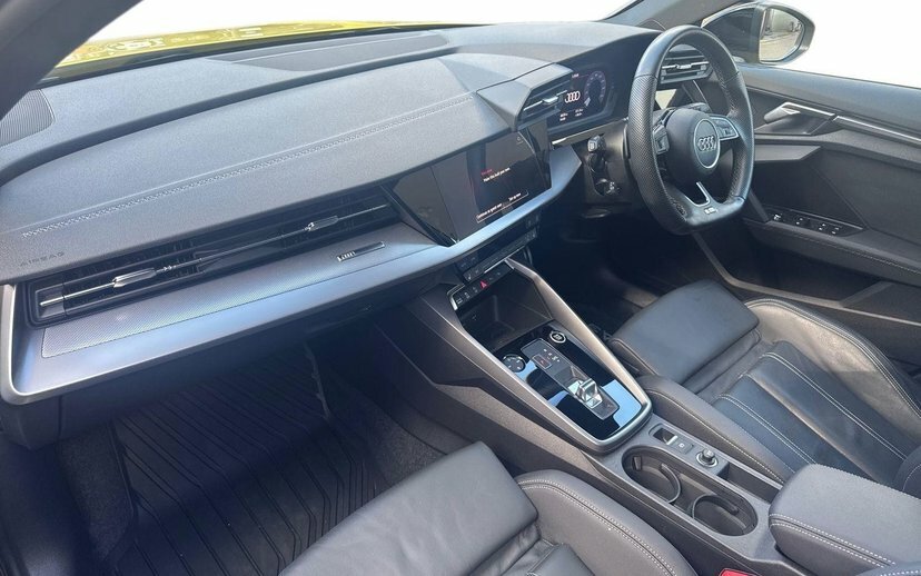 Audi A3 1.5 Tfsi 35 Black Edition Sportback S T Yellow #2