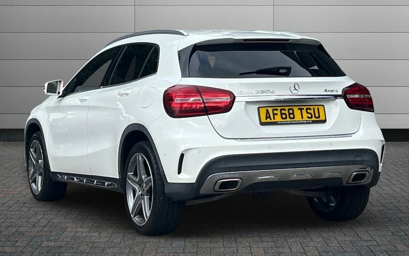 Mercedes-Benz GLA Class Gla220d Amg Line Premium White #2