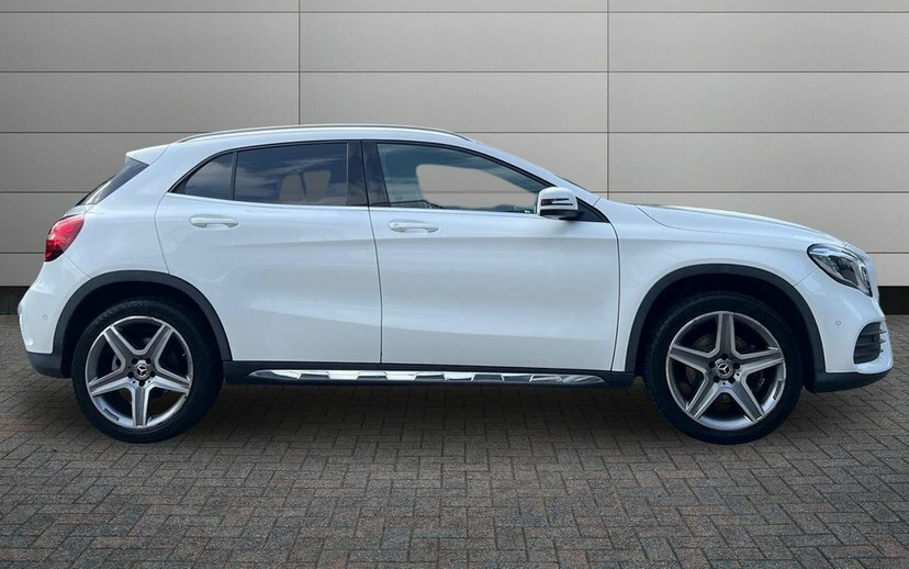Mercedes-Benz GLA Class Gla220d Amg Line Premium White #3