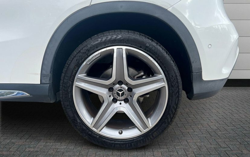 Mercedes-Benz GLA Class Gla220d Amg Line Premium White #4