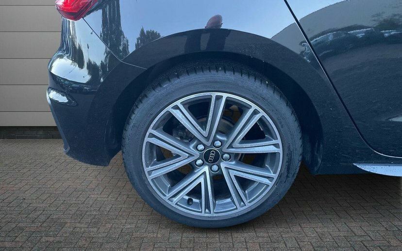 Audi A1 1.0 Tfsi 30 S Line Sportback S Tronic Black #5