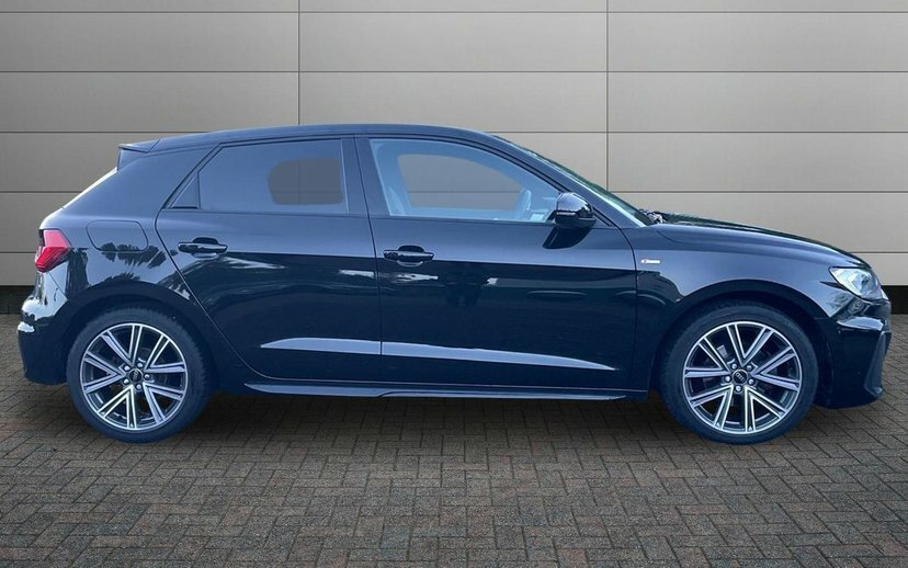Audi A1 1.0 Tfsi 30 S Line Sportback S Tronic Black #4