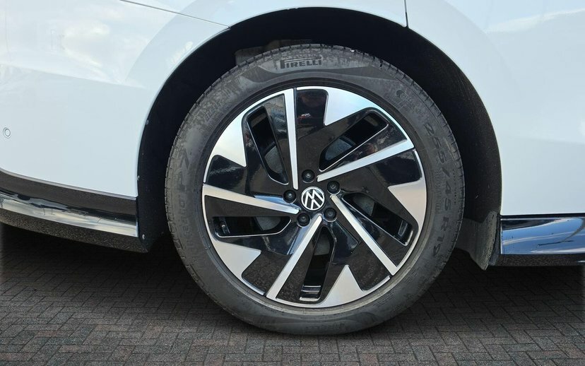 Volkswagen ID.7 Pro 77Kwh Match Fastback 286 Ps White #5