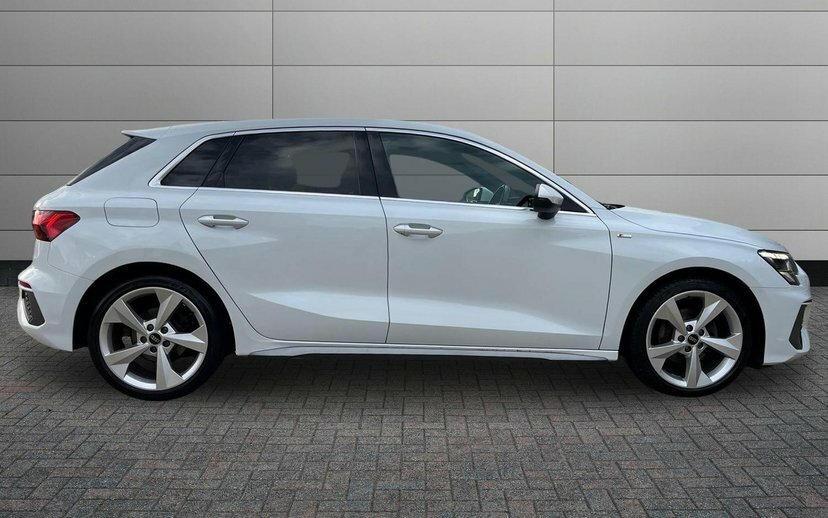 Audi A3 1.0 Tfsi 30 S Line Sportback 11 White #4