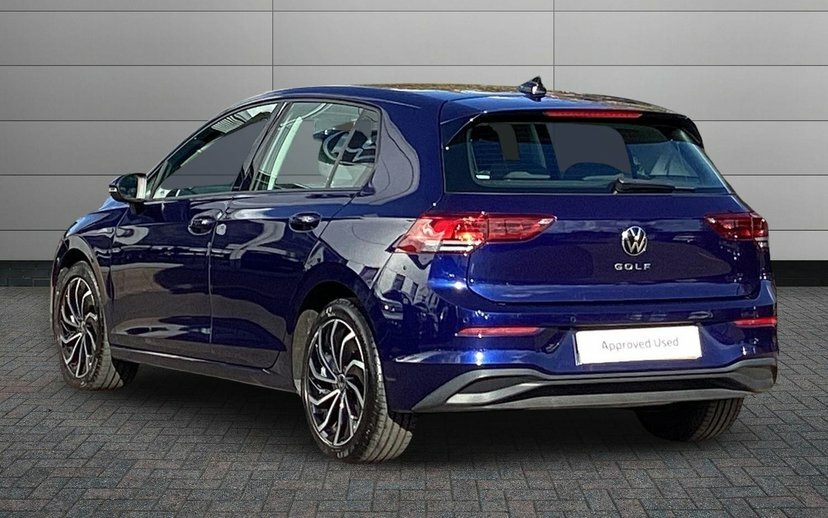 Volkswagen Golf 1.5 Tsi Life Hatchback 150 Ps Black #3