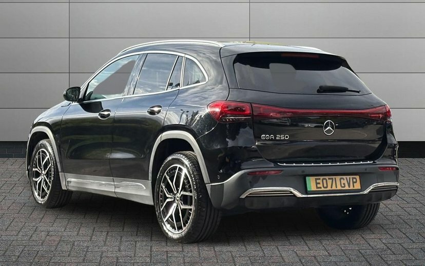 Mercedes-Benz EQA Eqa 250 66.5Kwh Amg Line Premium Suv Electri Black #2