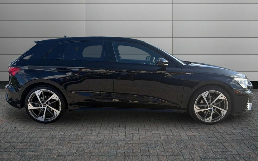 Audi A3 2.0 Tdi 35 Edition 1 Sportback S Tronic Black #4