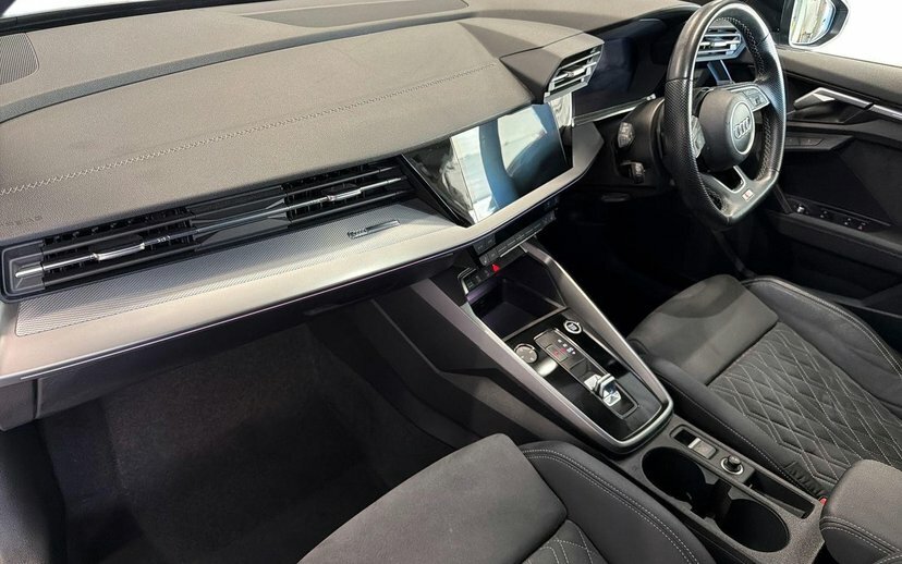 Audi A3 2.0 Tdi 35 Edition 1 Sportback S Tronic Black #2