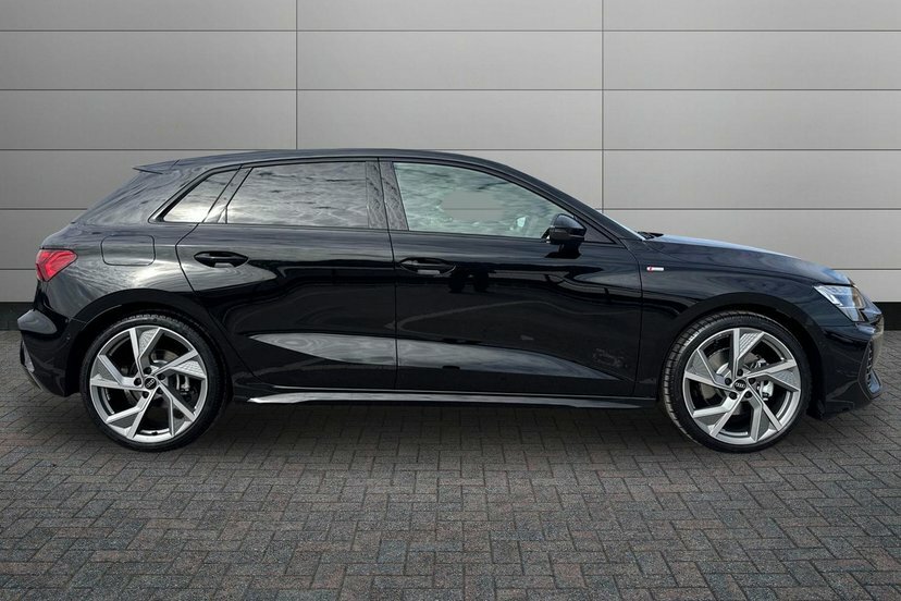 Audi A3 1.5 Tfsi Black Edition Sportback S Tron Black #4
