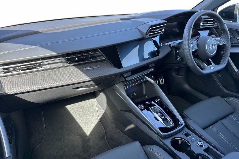 Audi A3 1.5 Tfsie Black Edition Sportback Plug- Green #2