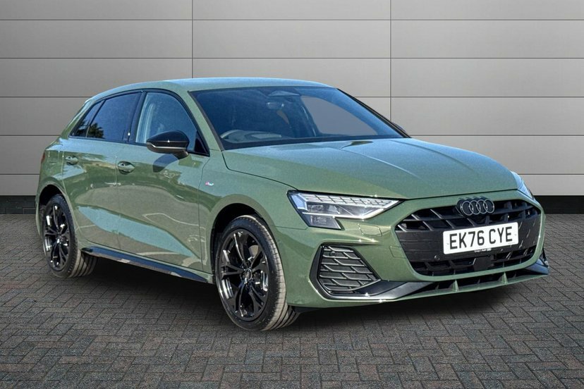 Audi A3 1.5 Tfsie Black Edition Sportback Plug- Green