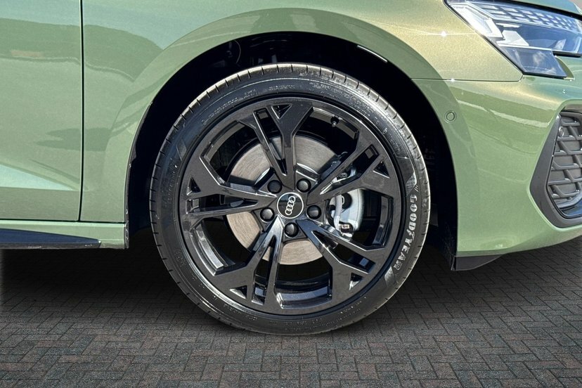 Audi A3 1.5 Tfsie Black Edition Sportback Plug- Green #5