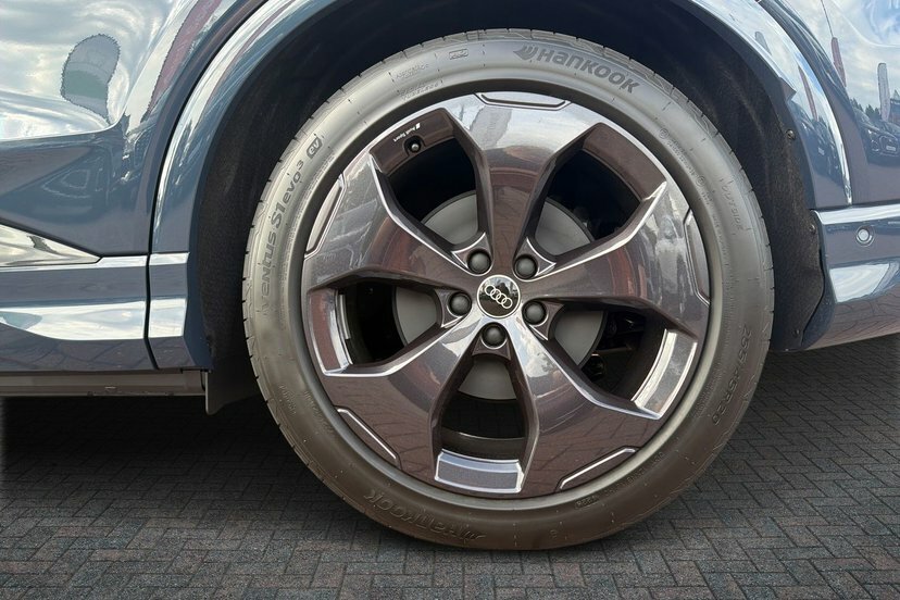 Audi Q4 E Tron 45 S Line Suv Quattro 82Kwh 286 Silver #5