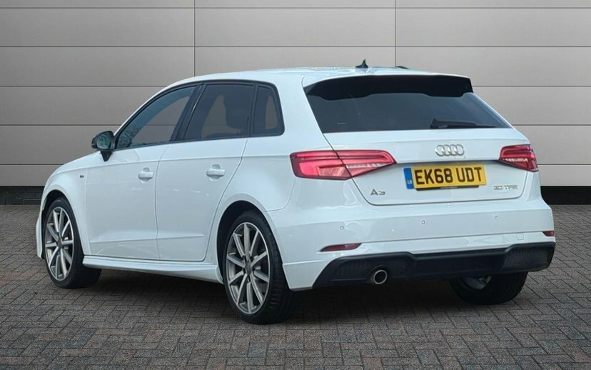 Audi A3 1.0 Tfsi 30 Black Edition Sportback Man White #3