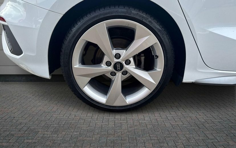 Audi A3 1.5 Tfsi 35 S Line Sportback S Tronic White #5