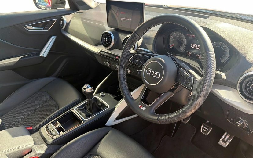 Audi Q2 1.5 Tfsi Cod 35 S Line Suv 150 Black #6