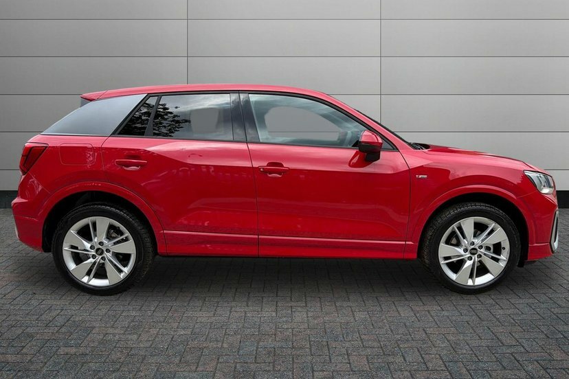 Audi Q2 1.0 Tfsi 30 S Line Suv 116 Ps Red #4
