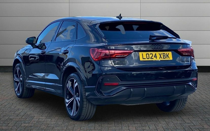 Audi Q3 2.0 Tfsi 40 Black Edition Sportback S T Black #3