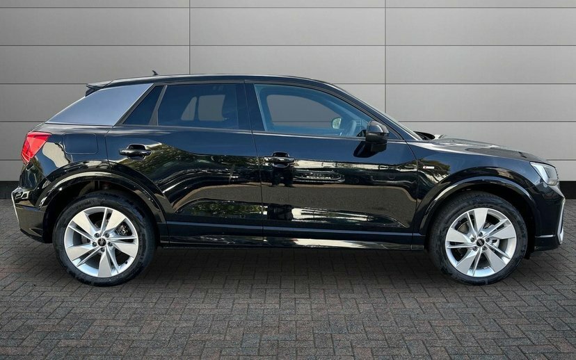 Audi Q2 1.5 Tfsi Cod 35 S Line S Tronic Black #4