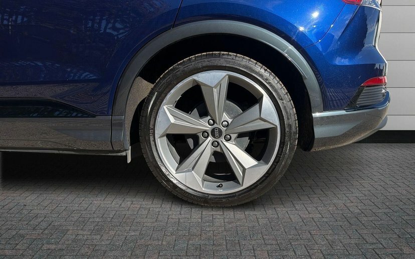 Audi Q4 E Tron 45 Black Edition Suv 82Kwh 286 Blue #5