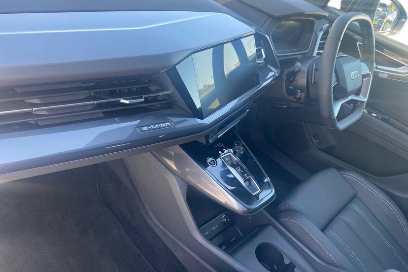 Audi Q4 E Tron 45 Black Edition Suv 82Kwh 286 Black #2