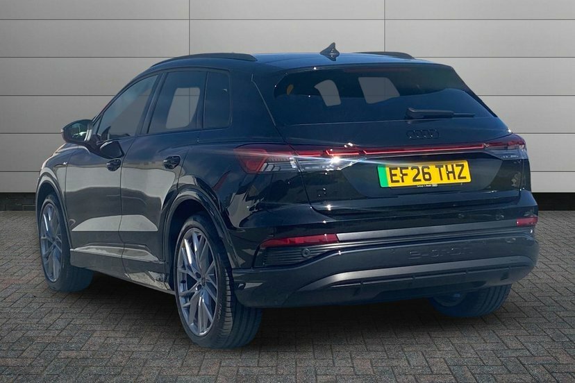 Audi Q4 E Tron 45 Black Edition Suv 82Kwh 286 Black #3
