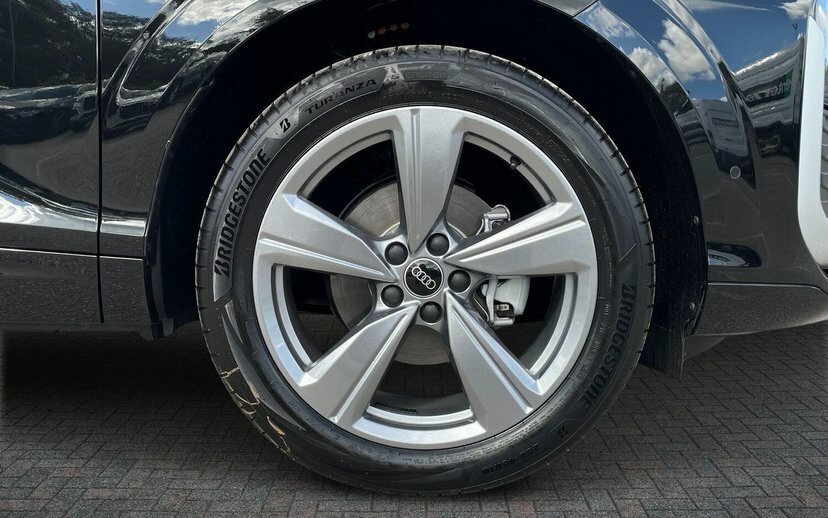 Audi Q3 1.5 Tfsi S Line Sportback S Tronic 150 Black #5