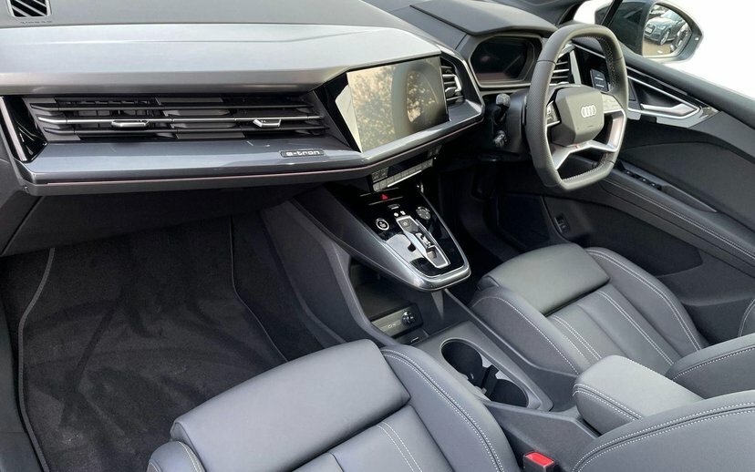 Audi Q4 E Tron 45 Black Edition Suv 82Kwh 286 Blue #2
