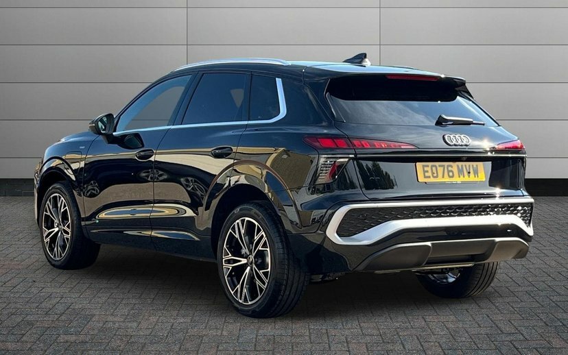 Audi Q3 1.5 E-hybrid 26Kwh S Line Suv Plug-in H Black #3
