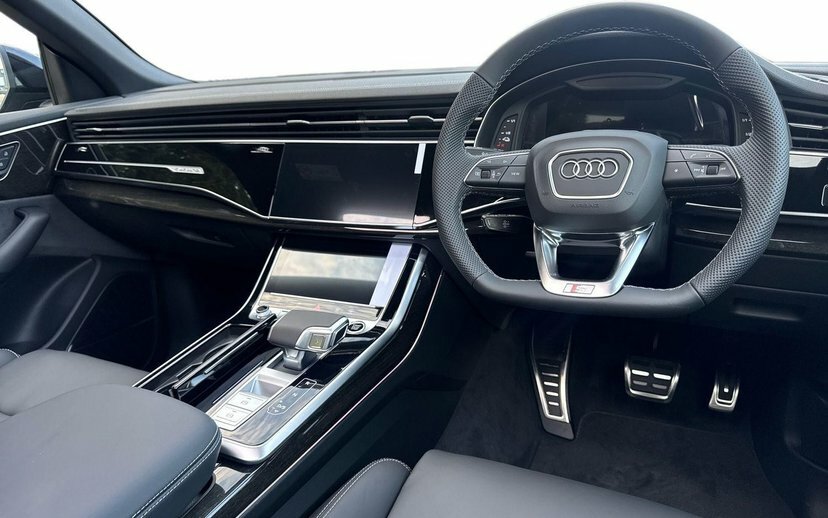 Audi Q8 e tron 3.0 E-hybrid V6 22Kwh Black Edition Suv Blue #6