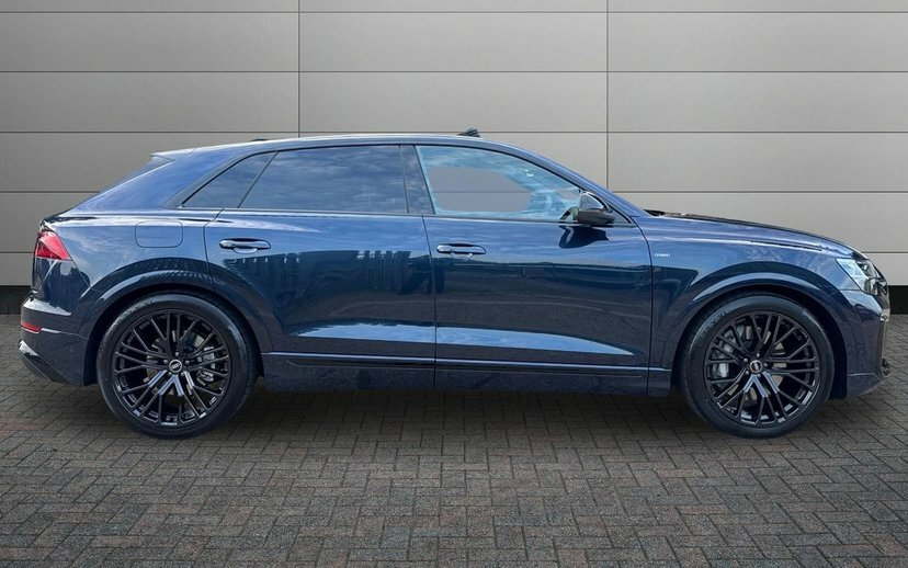 Audi Q8 e tron 3.0 E-hybrid V6 22Kwh Black Edition Suv Blue #4