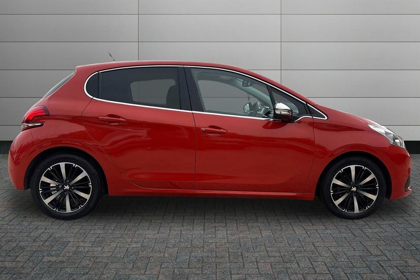 Peugeot 208 1.2 Puretech Allure Premium Hatchback M Orange #4