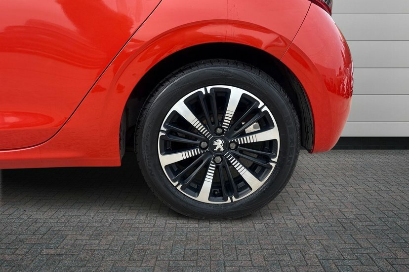 Peugeot 208 1.2 Puretech Allure Premium Hatchback M Orange #5