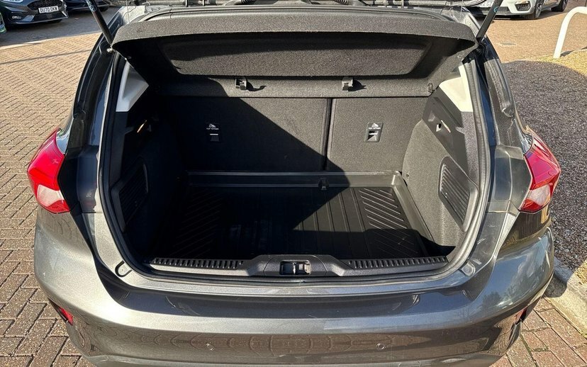 Ford Focus Zetec Silver #9