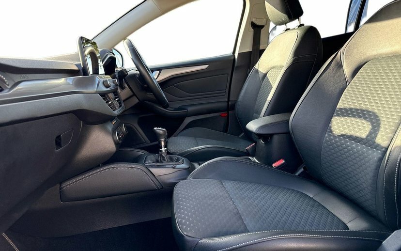 Ford Focus Zetec Silver #2