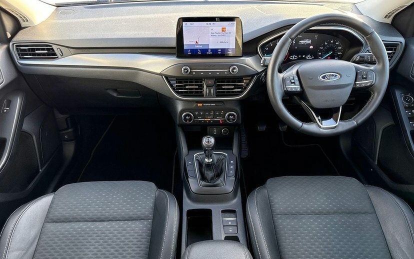 Ford Focus Zetec Silver #6