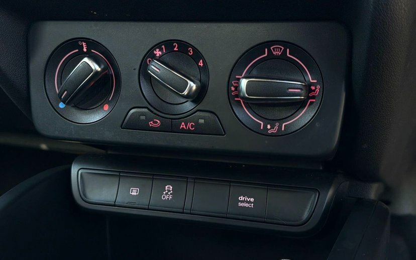Audi A1 1.4 Tfsi Sport Euro 6 Ss Black #20