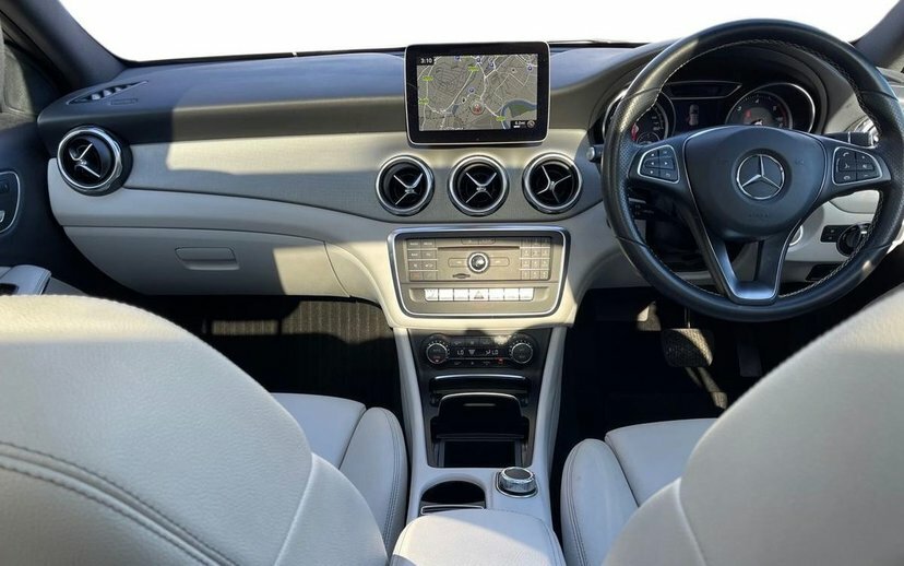 Mercedes-Benz GLA Class Gla 220D 4Matic Sport Executive Grey #7