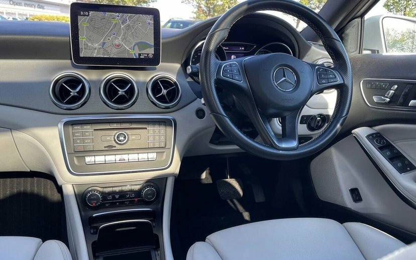 Mercedes-Benz GLA Class Gla 220D 4Matic Sport Executive Grey #25