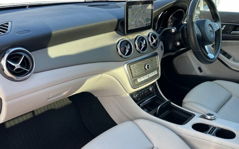 Mercedes-Benz GLA Class Gla 220D 4Matic Sport Executive Grey #9