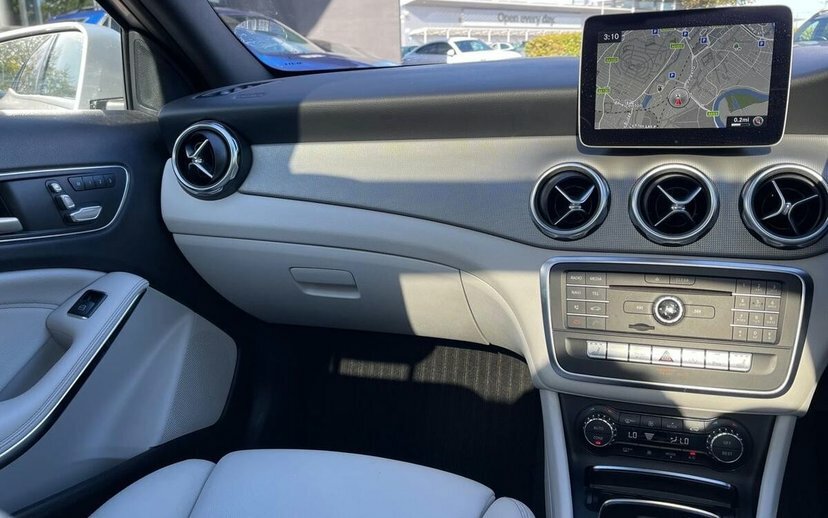 Mercedes-Benz GLA Class Gla 220D 4Matic Sport Executive Grey #26