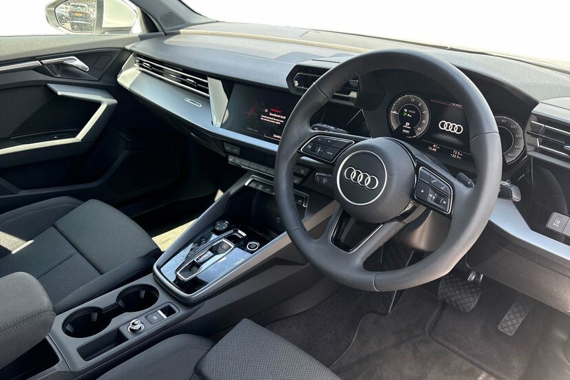 Audi A3 1.5 E-hybrid 25.7Kwh Sport Sportback Pl White #6