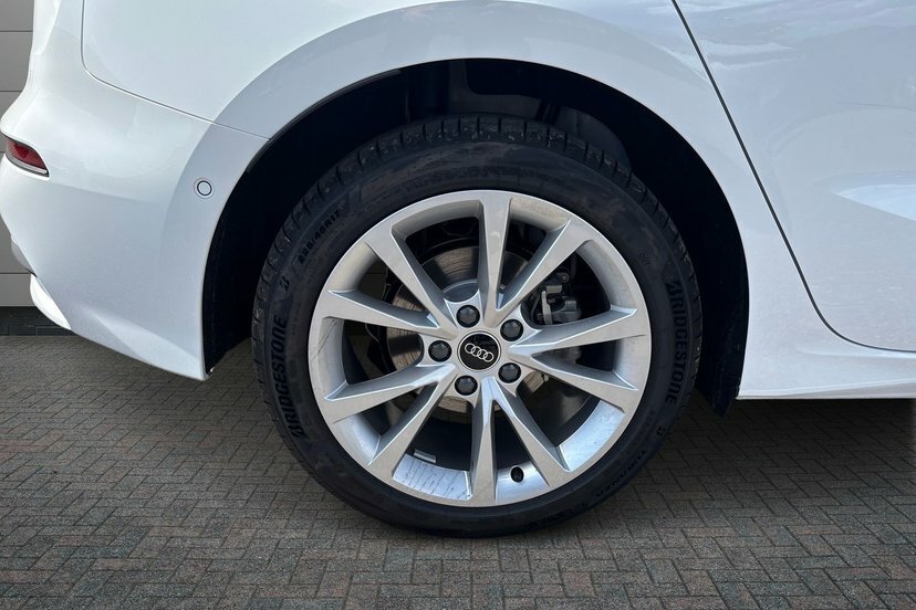 Audi A3 1.5 E-hybrid 25.7Kwh Sport Sportback Pl White #5