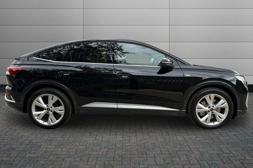 Audi Q4 E Tron 45 S Line Sportback 82Kwh 286 P Black #4