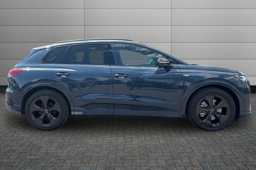 Audi Q4 E Tron 82Kwh Performance Launch Edition Suv Blue #4