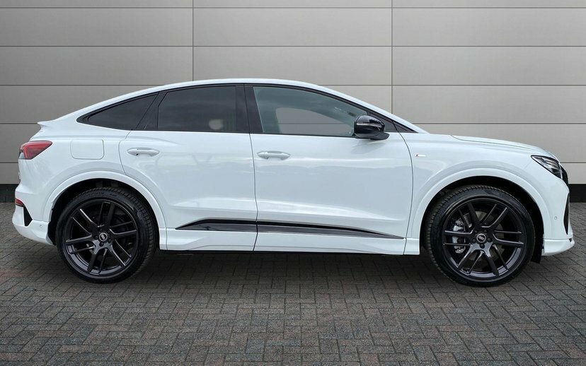 Audi Q4 E Tron 82Kwh Performance Vorsprung Sportback White #4