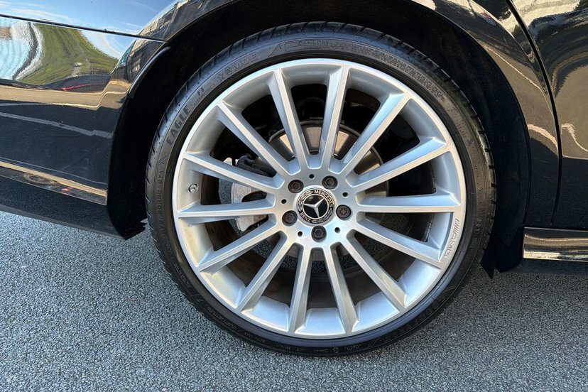 Mercedes-Benz E Class E300d Amg Line Edition Premium Plus Black #4
