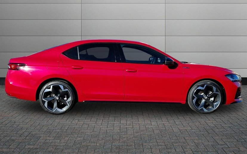 Skoda Superb 1.5 Tsi E-tec Mhev Sportline Dsg Red #4